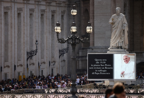 Pope Francis spent final day working, despite doctors’ orders