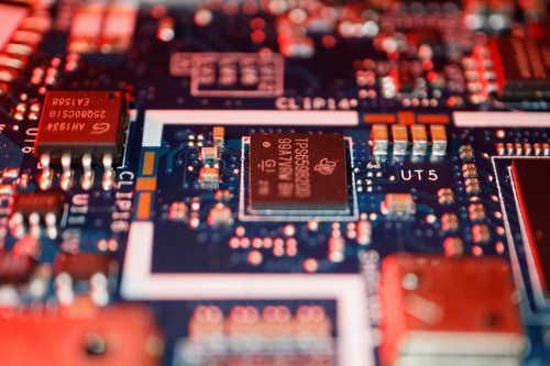 Exclusive-Trump officials eye changes to Biden’s AI chip export rule, sources say