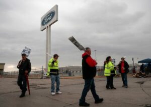 UAW reaches deal with GM, ends coordinated strikes against Detroit automakers